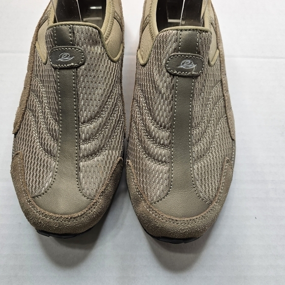 EASY Spirit Eswalktrip Slip-On Comfortable tan  sz 8 - Picture 3 of 8